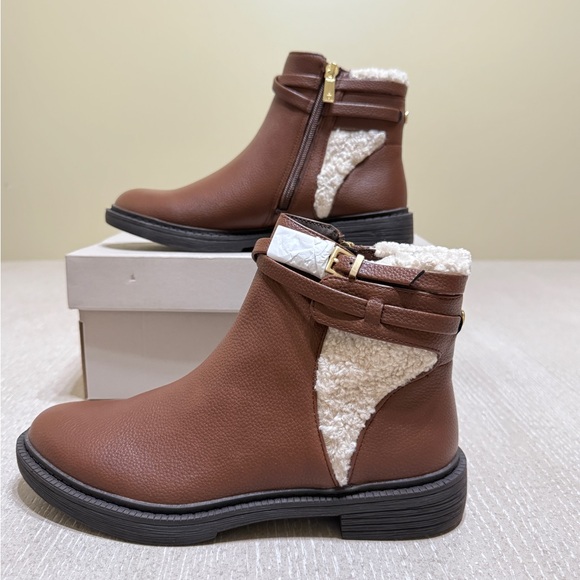 Kenneth Cole Wind Lug Buckle Cozy Booties - Picture 2 of 7